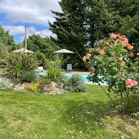 Chambres D Hotes Avec Piscine Et Spa La Foliere Saumur Villebernier Exterior foto